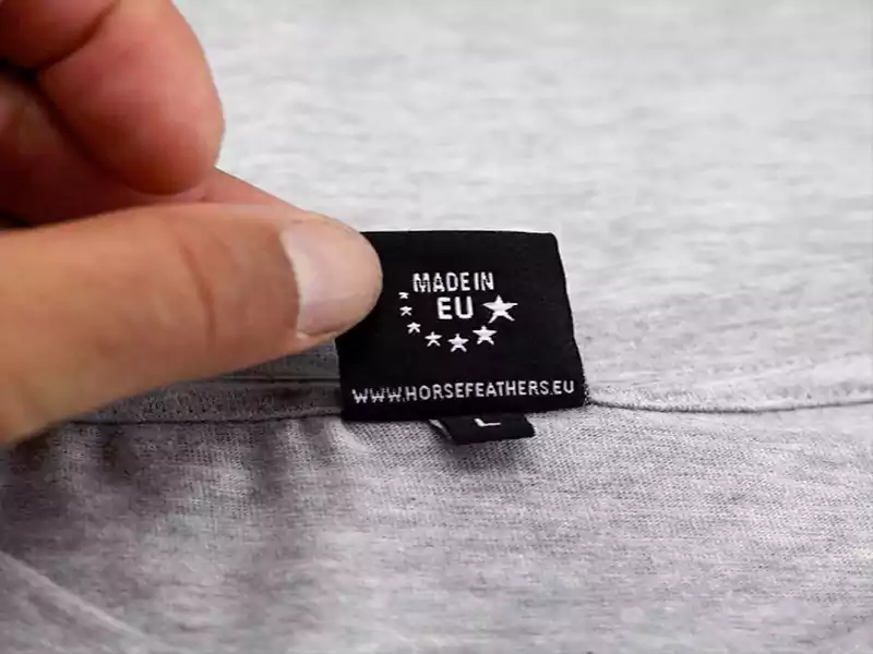 Neck label